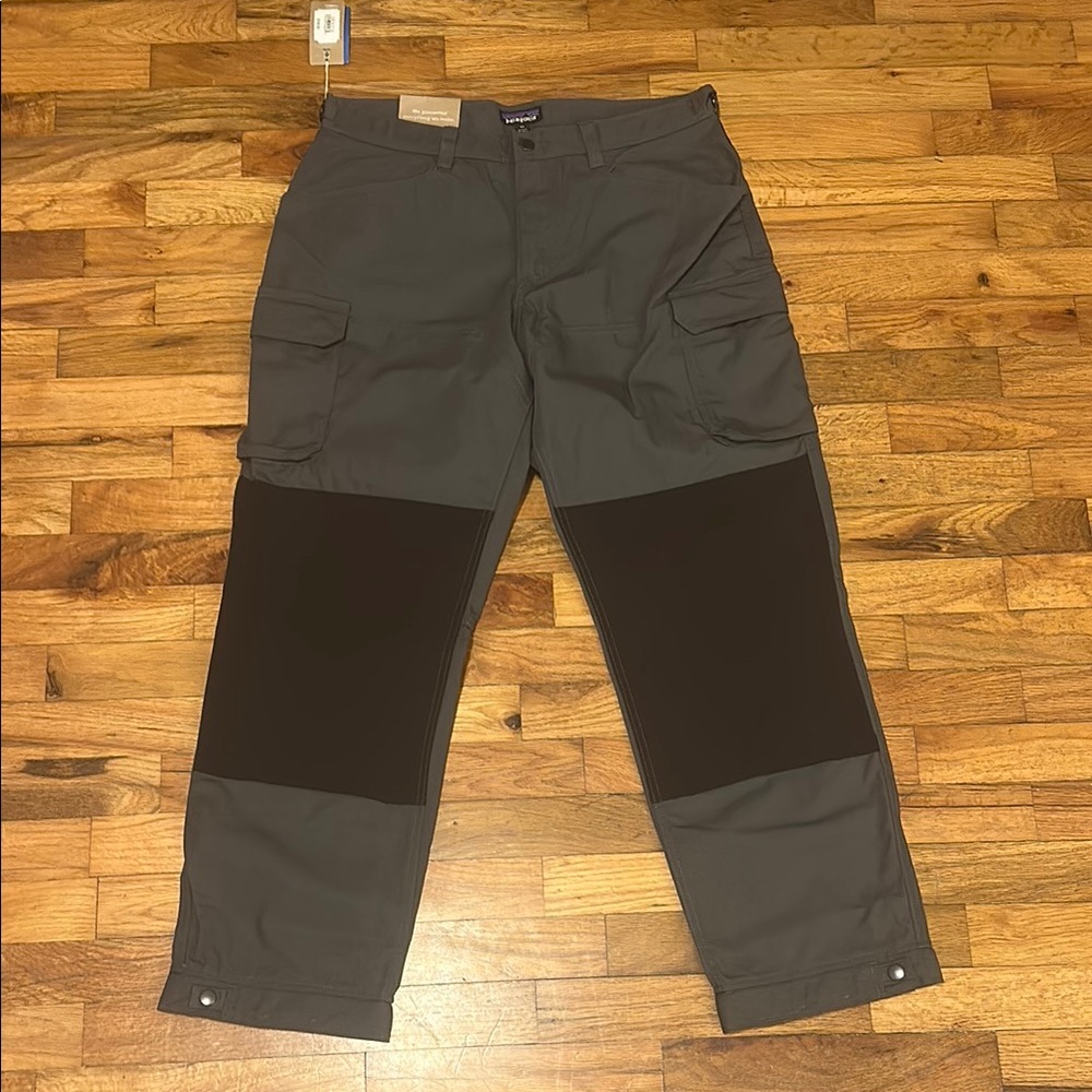 Patagonia Men's Gray and Black Cargo Work Pants